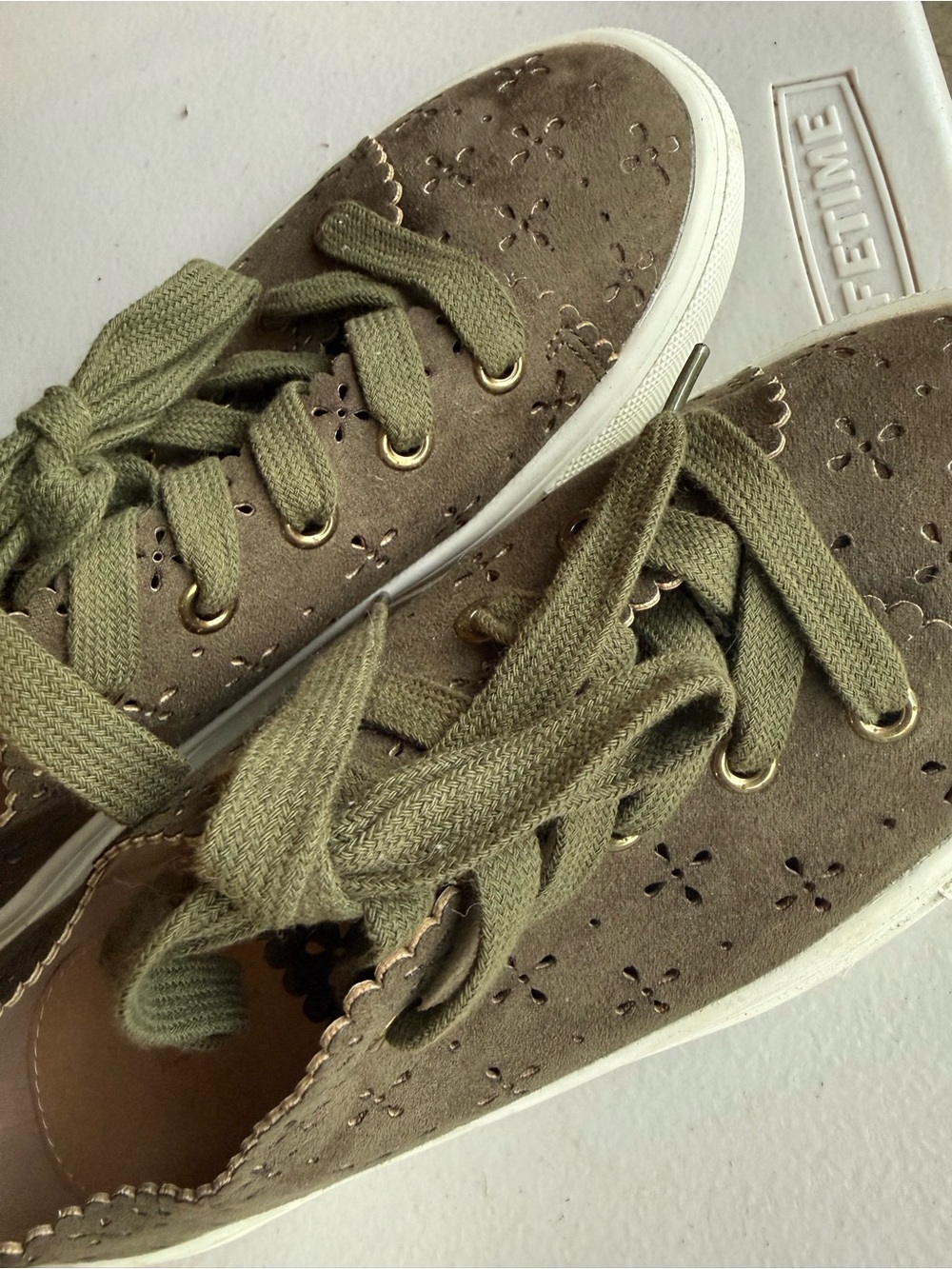 Loft, Eyelet olive green sneaker. Sz 7